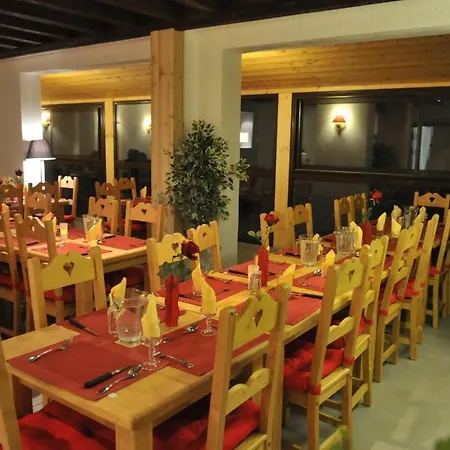Hotel De La Valentin Hotell 2*