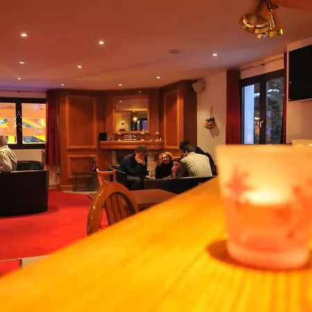 Hotel De La Valentin 2*