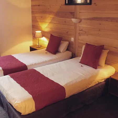 Hotel De La Valentin 2*