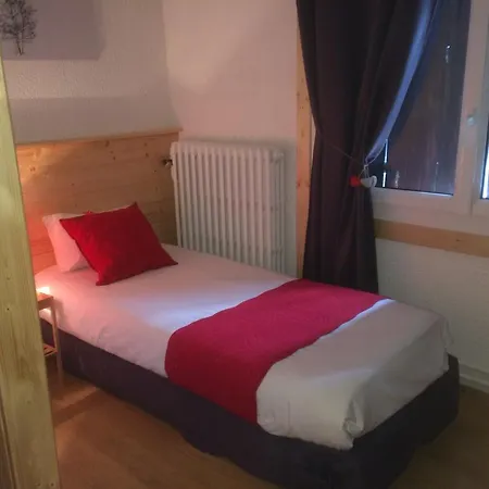 Hotel De La Valentin Hotel 2*