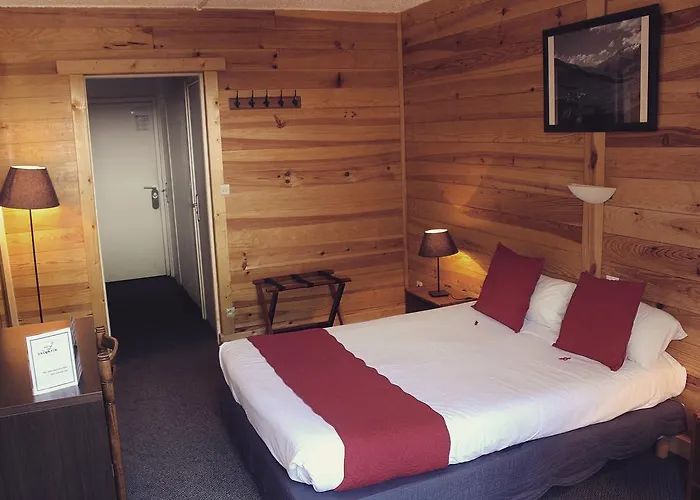 Hotel De La Valentin Hotel 2*