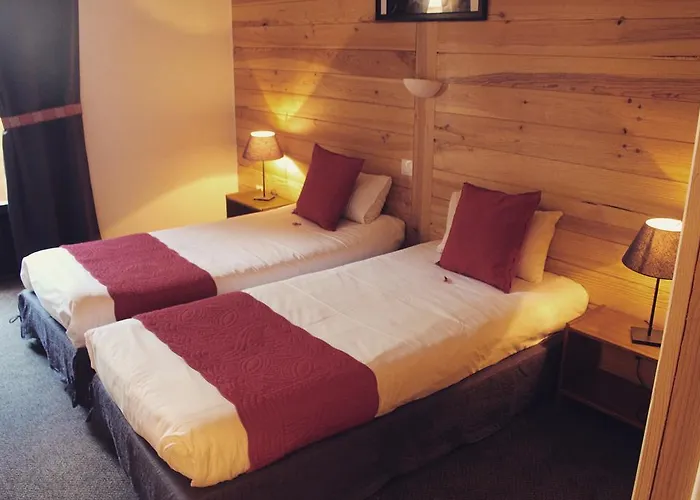 Hotel De La Valentin 2*