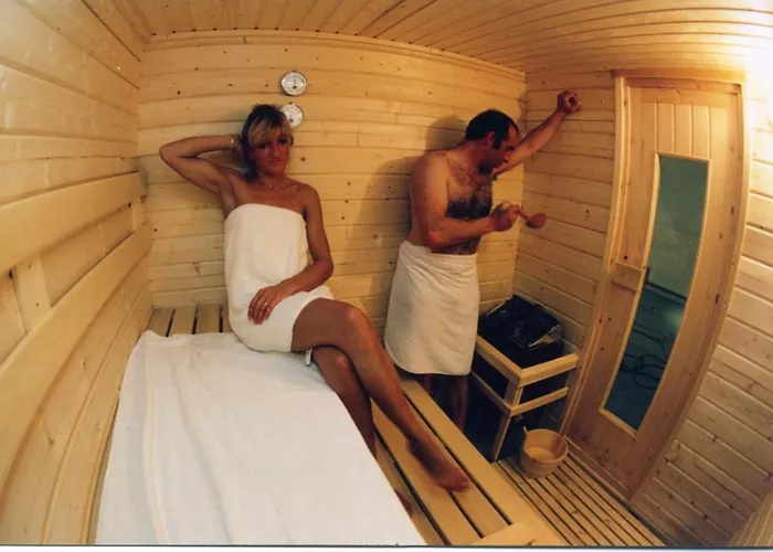 Hotel De La Valentin Hotel 2*