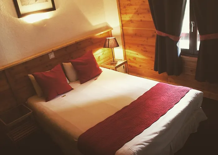 Hotel Hotel De La Valentin 2*